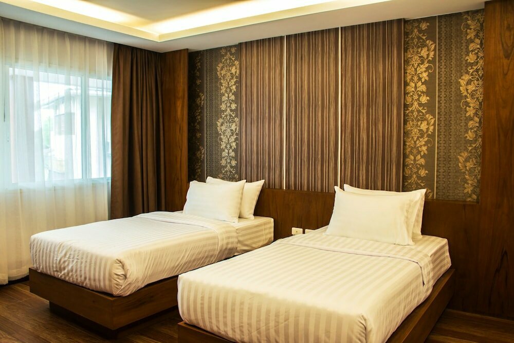 Phi Phi Cliff Beach Resort