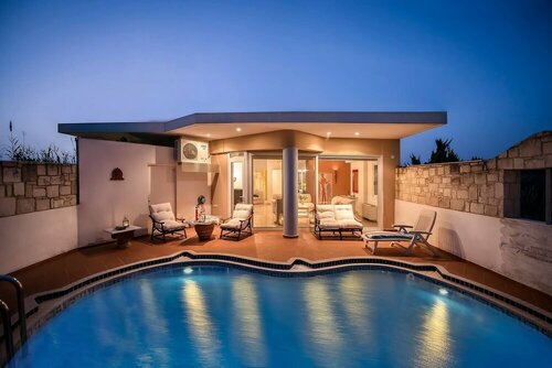 Villa Joy Mare - Private Pool & Parking in Chania, Забронировать Вилла Отели Агии-Апостоли с бассейном, Бассейн