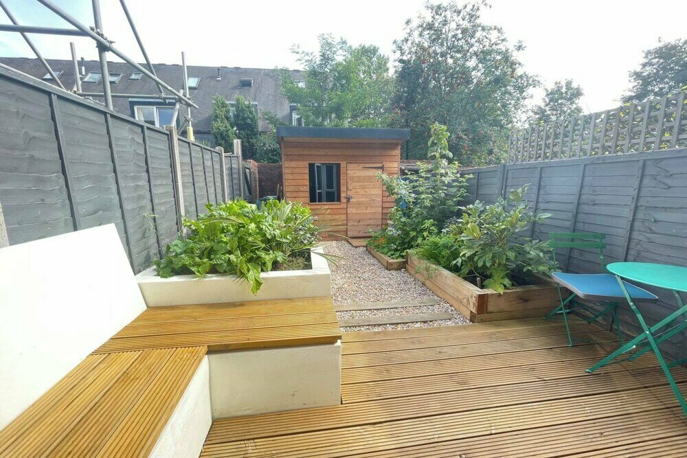 Chic 2BD Home w/ Private Garden - New Cross!