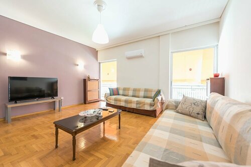 Comfortable Apartment near City Center, Забронировать Апартаменты/квартира Отели Афин с парковкой, Парковка