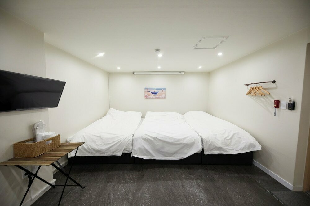123 Hostel