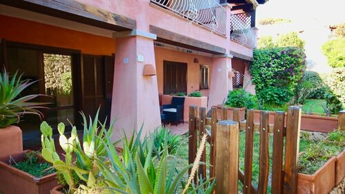 Harry's House, Забронировать Апартаменты/квартира Ольбия Изумрудный берег