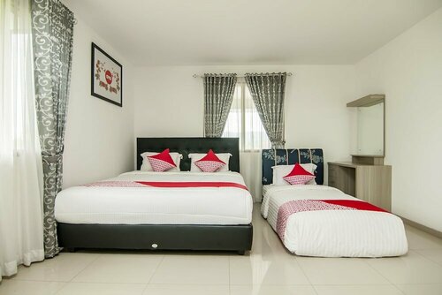 Puri Gevana Guest House by Oyo, Buchen Sie Pension Padang Panjang Sumatra