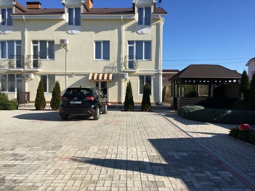 Yani, Rezervovat Hotel  