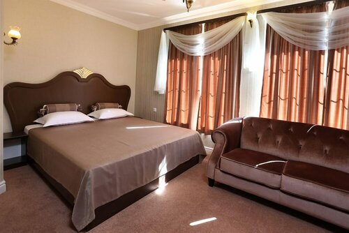 Hotel Green Garden, Đặt Khách sạn Khách sạn tại Shumen có Bãi đậu xe, Bãi đậu xe