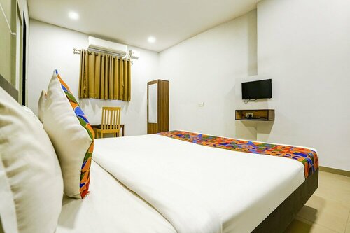OYO 74642 Hotel Rajmandir, Забронировать Отель Бхата штат Гуджарат