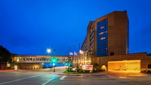 Best Western Premier Waterfront Hotel & Convention Center, Rezervovat Hotel Oshkosh Wisconsin