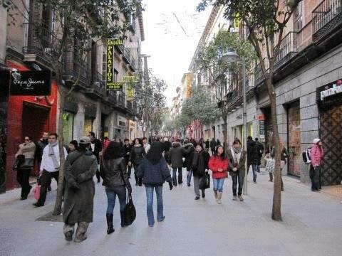 Hostal Sonsoles Madrid-Centro, Забронировать Хостел центр города Мадрид, рядом с Антон Мартин