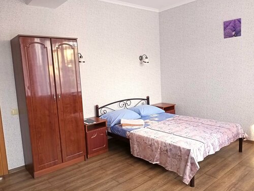 Snug House, Prenota Hotel Hotel a Crimea con parcheggio, Parcheggio