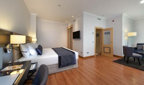 Eurostars Madrid Foro, Забронировать Отель Трес Кантос Sierra Norte de Madrid