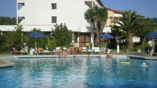 Livadi Nafsika Hotel, Забронировать Отель Отели Дассии с завтраком, Завтраки