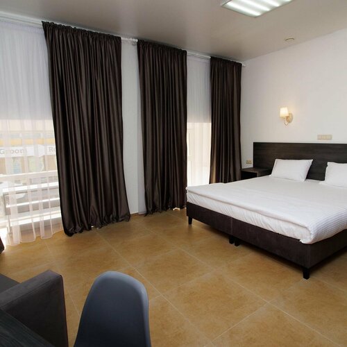 Lyudi Living quarters, จอง โรงแรม Kerch 