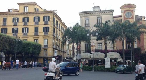 SorrentoVibes - Luxury Four Bedroom Home with Amazing Terraces in Sorrento, Забронировать Апартаменты/квартира Апартаменты Побережья Сорренто, Апартаменты/квартира