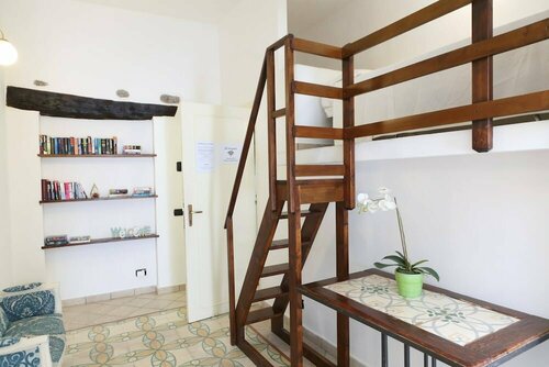 Room in Guest Room - Central Room With Balcony And Amazing Sea View, Забронировать Гостевой дом Чефалу Madonie Regional Natural Park