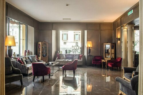 Colonna Palace Hotel, Prenota Hotel Hotel a Roma con piscina, vicino a La Rinascente, Piscina