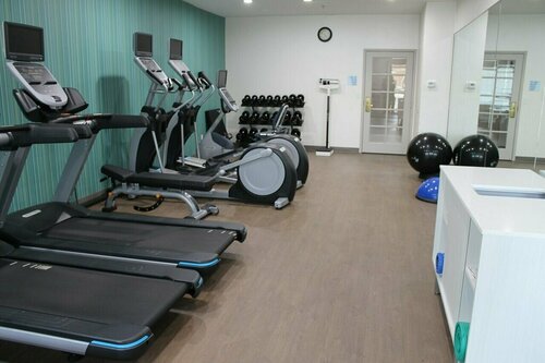 Holiday Inn Express & Suites - Tulare by IHG, Забронировать Отель Туларе штат Калифорния