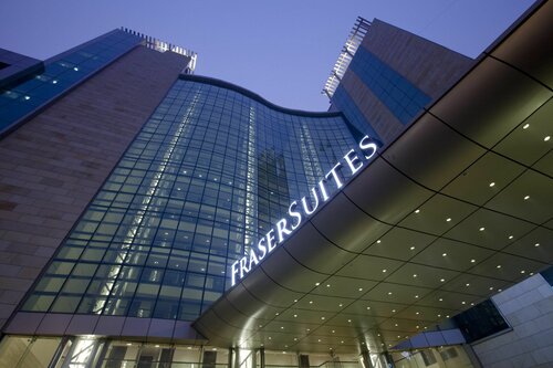 IIDL Suites New Delhi, Забронировать Отель Отели Нью-Дели с бассейном, Бассейн