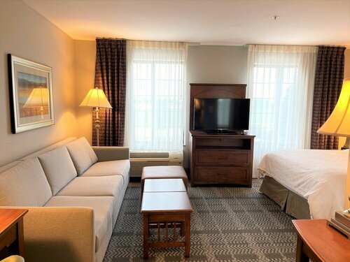 Staybridge Suites Milwaukee West-Oconomowoc, 予約 ホテル オコノモウォック ウィスコンシン州
