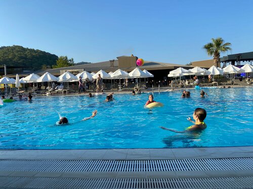 Отель Sailors Beach Club, Забронировать Отель Отели Средиземноморского региона с парковкой, Парковка