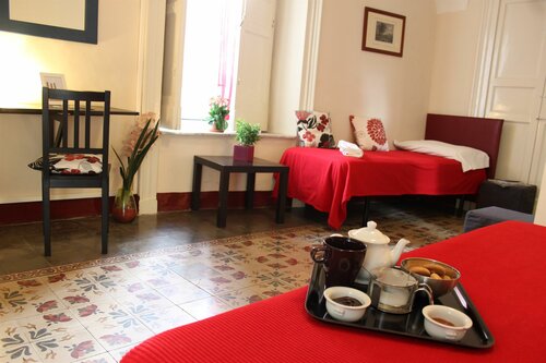 Da Gianni e Lucia Rooms with bathroom in the city center, Забронировать Отель Отели Катании с парковкой, рядом с Палаццо Сан-Деметрио, Парковка