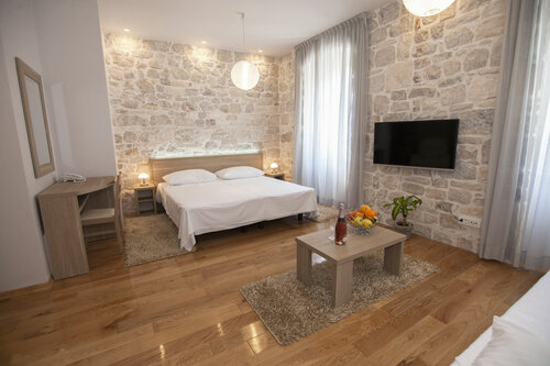 Tifani Luxury Rooms 2