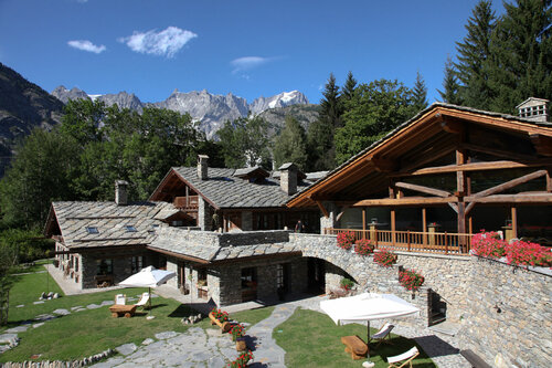 Au Coeur Des Neiges Resort SPA & FREE E-BIKE, Забронировать Курортный отель Курмайор Курмайор