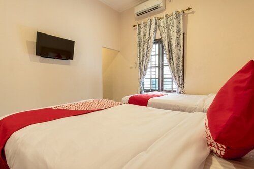 OYO 355 Fella Homestay, Book Hotel Medan Sumatra