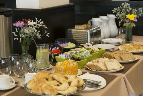 Hotel 6 De Octubre, Rezerwuj Hotel Hotele w Buenos Aires z basenem, Basen