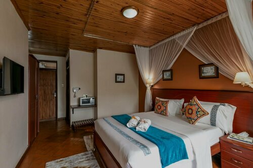 Fort Motel, Reserva ahora Motel Western Uganda National Parks Western Uganda
