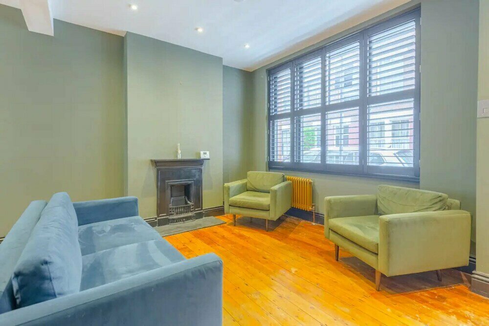 Inviting 4BD With Private Patio - Bethnal Green