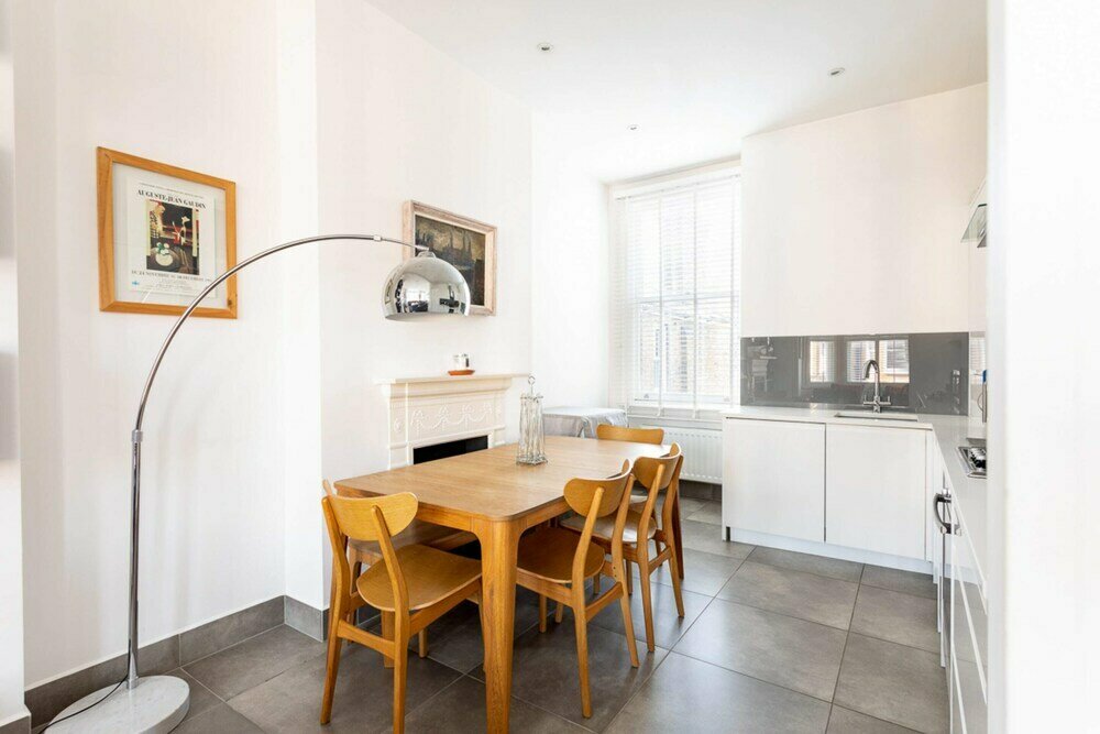 Spacious Apartment Near Portobello Road