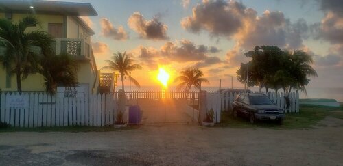 Pals on the Beach - A Gold Standard Hotel, Rezerwuj Hotel Dangriga Stann Creek