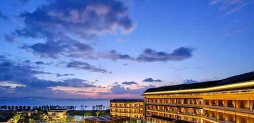 HUALUXE Suzhou Bay Hot Spring Resort by IHG, Забронировать Курортный отель Отели Сучжоу с бассейном, Бассейн