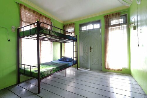 Waroeng Transit & Depary Homestay, Prenota Hotel Binjai Sumatra