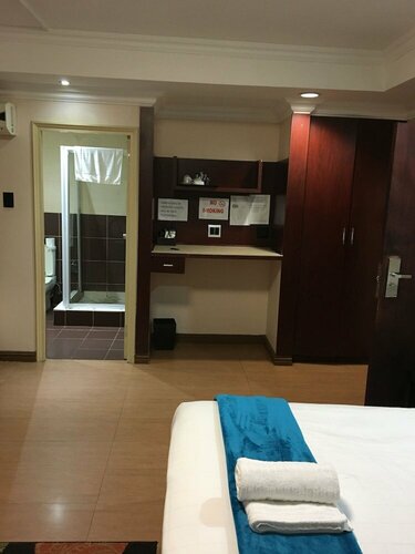 Al Hamra Hotel, Забронировать Отель Отели и гостиницы Дурбана, рядом с Netcare Parklands Hospital, Отель