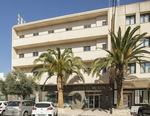 El Mesón, Book Hotel Hoteller i Castilla-La Mancha med parkering, Parkering