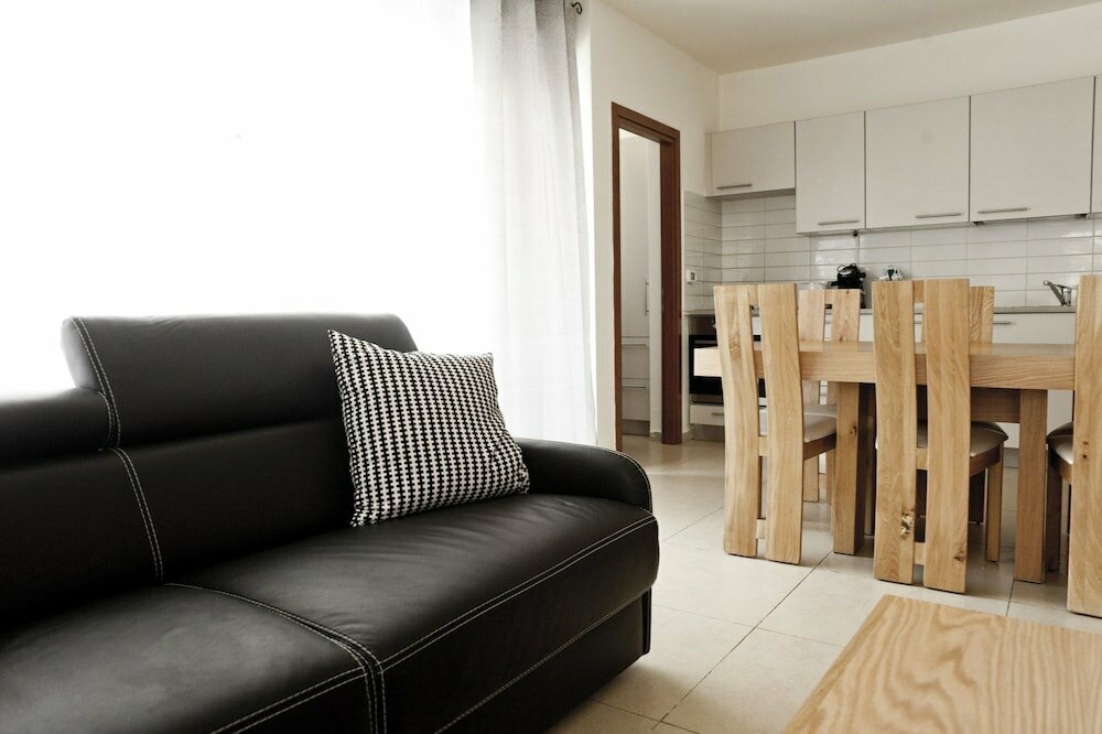 Sunshine Suites