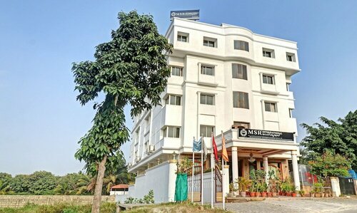 Peridot Inn, Забронировать Отель Отели штата Карнатаки с парковкой, Парковка