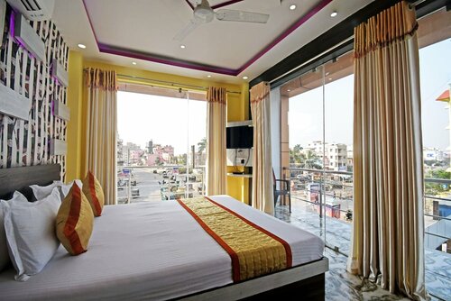 Hotel Rajmahal, Забронировать Отель Отели Тарапит 3 звезды, 3*