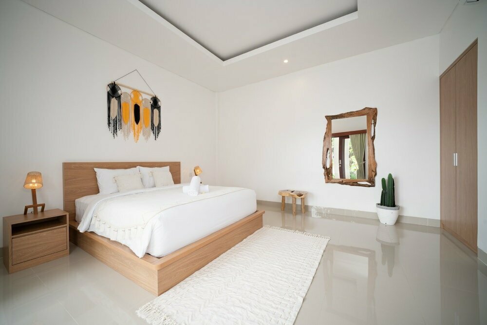 Selina Villa - UL