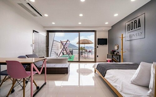 Namhae Morakano Pension, Забронировать Отель Отели Намхэ с парковкой, Парковка