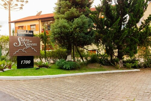 Apartamento Sobre as Nuvens, Забронировать Апартаменты/квартира Отели Кампус-ду-Жордана с парковкой, рядом с Campos do Jordao Farmer's Market, Парковка