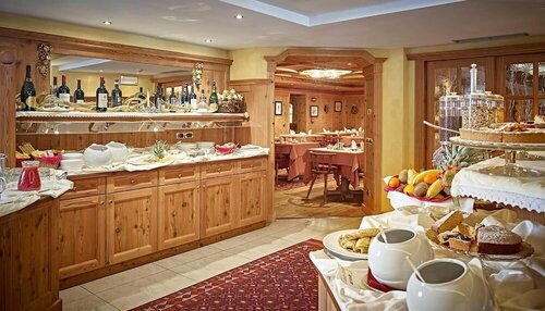 Cerana Relax Hotel, Забронировать Отель Отели Мадонна-ди-Кампильо 5 звезд, рядом с Подъемник Спинале Экспресс, 5*