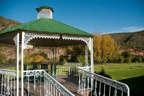 Old Mill Country Lodge & Restaurant