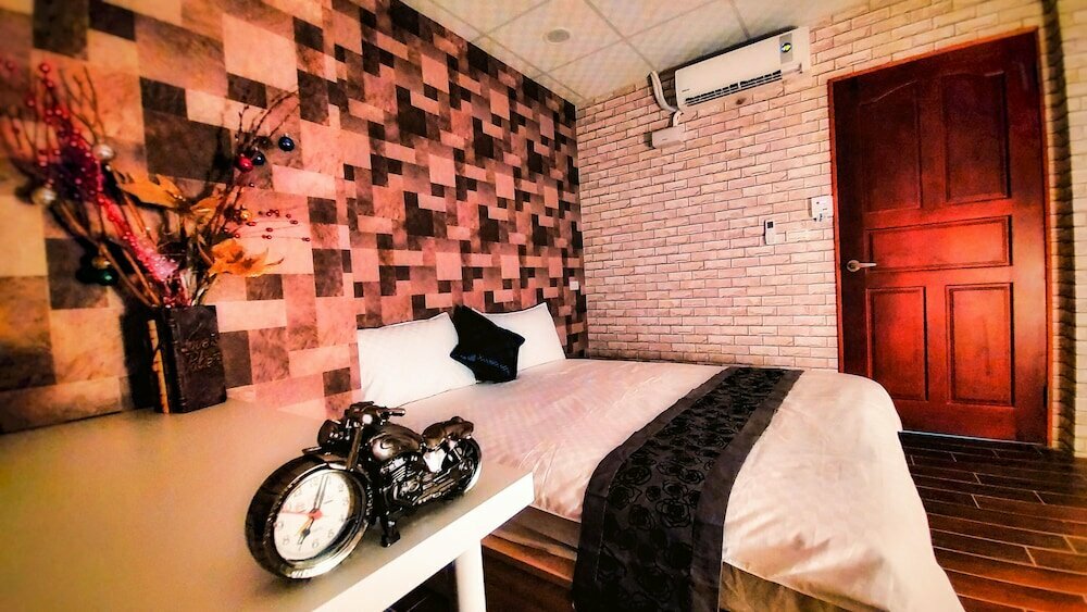 SUAO Backpackers