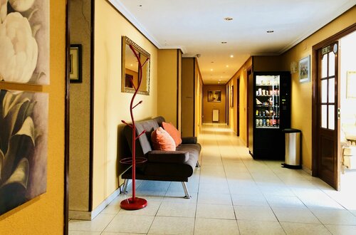 Hostal Sol Naciente, Забронировать Хостел Недорогие отели Леона, рядом с Стадион Леон арена, недорогие