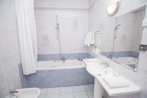 Grand Hotel, Rezervasyon Otel Śródmieście , Lodz Fabryczna yakınında