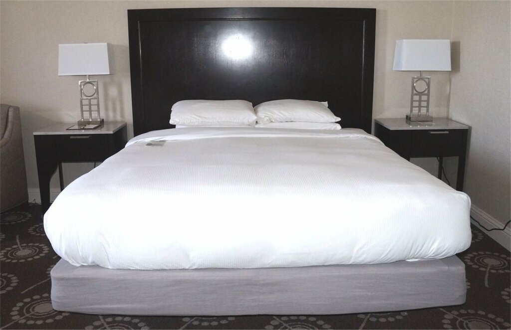 DoubleTree by Hilton Midland Plaza