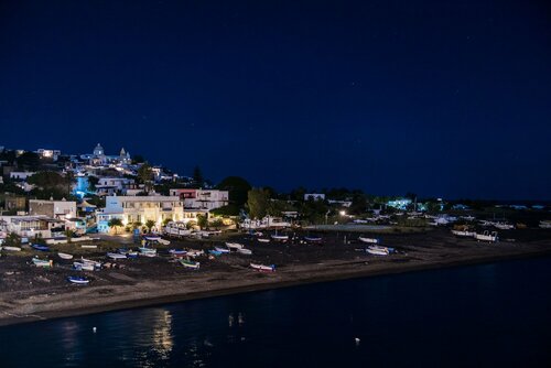 Hotel Ossidiana Stromboli Center, Забронировать Отель Стромболи 