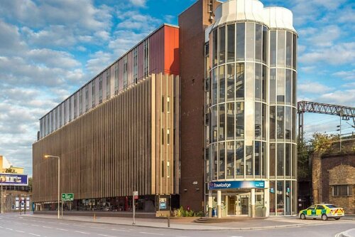 Travelodge London Central Tower Bridge, Забронировать Отель Лондон Большой Лондон, рядом с Рынок «Петтикот-Лейн»